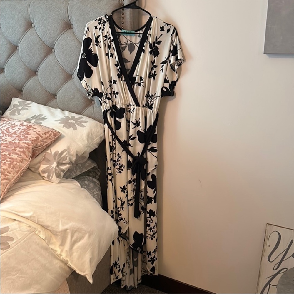🆕 Filly Flair Black and White Floral Maxi Dress